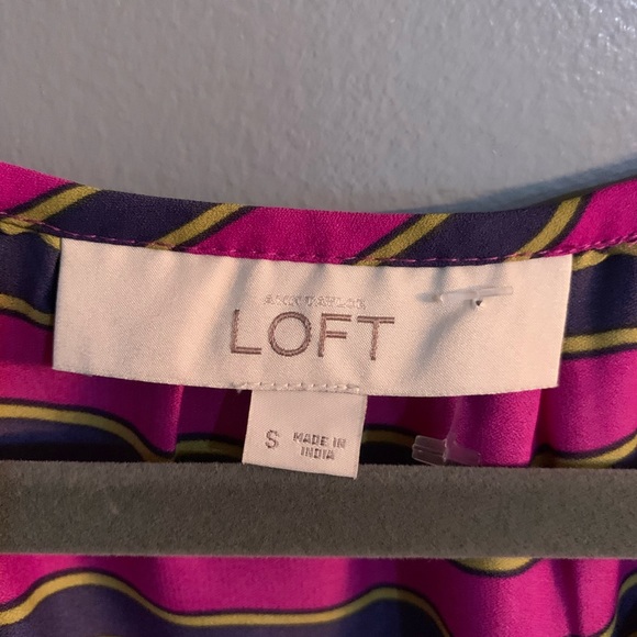 Loft women’s summer shirt. Size small - Picture 5 of 6